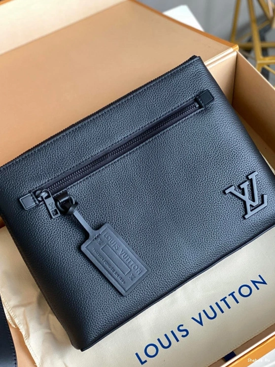 VUITTON LOUIS IPAD POUCH 0823
